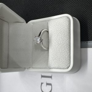 天然ダイヤモンド1.01ct Au750（はるのひかり）